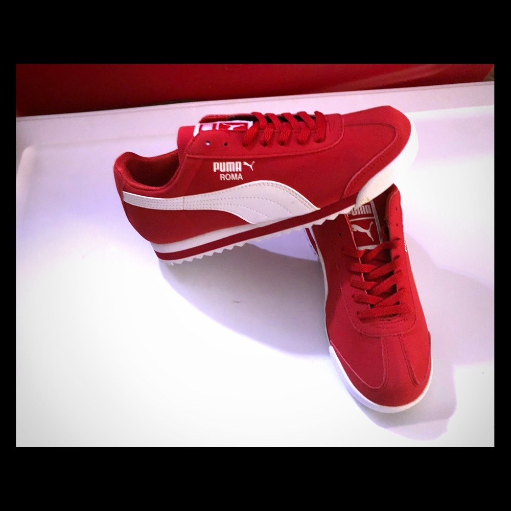 Puma Roma, big kids size 5.5 Or Women size 7. New